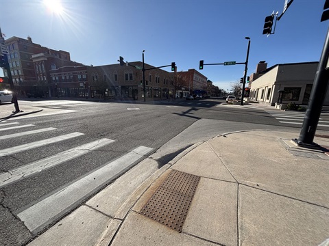 An image of the intersection of 18th Street and Pioneer Avenue.